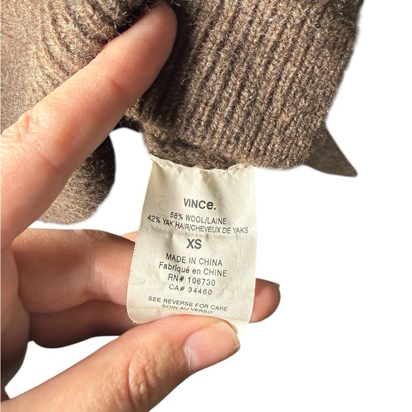 Vince Yak/Wool Drop Shoulder Split Hem Knit Sweater Brown Size XS - Picture 3 of 3